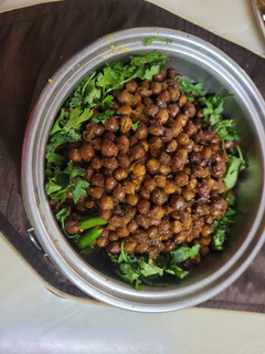 दही वाली काले चने की सूखी सब्जी रेसिपी मुख्य फोटो
