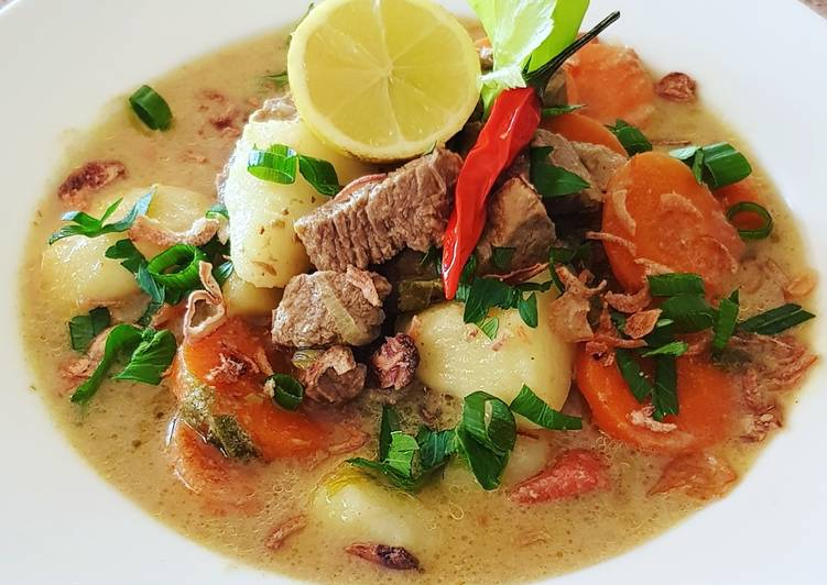 Soto daging Nyonya Salha