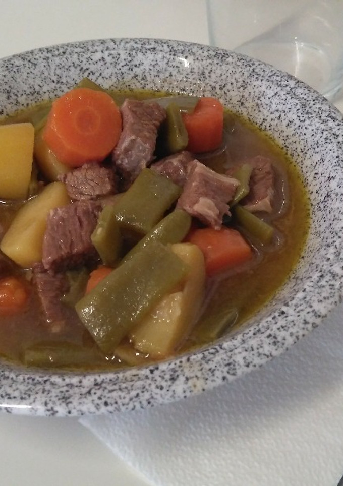 Una foto de Guisado de ternera con patatas