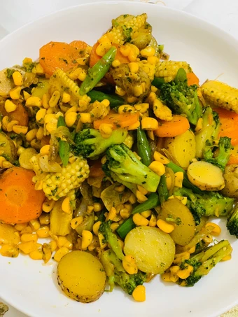 Langkah Mudah untuk Menyiapkan Resep Tumis brokoli kentang jagung wortel yang Bisa Manjain Lidah Anti Ribet, Lezat Sekali