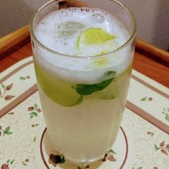 A picture of Fresh Lime Soda.