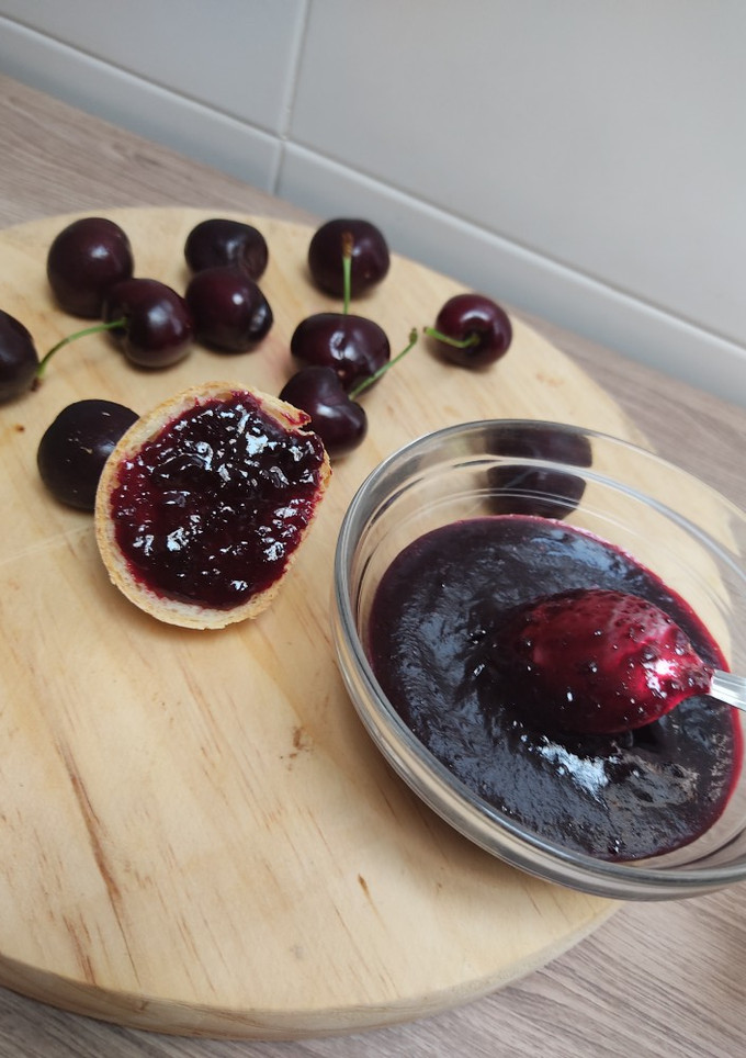 Una foto de Mermelada de cerezas🍒🍒