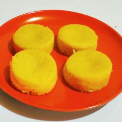 Oven steamed moist mango cake A picture of Oven steamed moist mango cake.