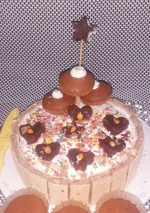 A picture of Brown valvet cake.