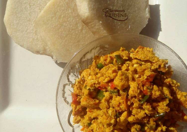 Boiled yam and egg sauce
