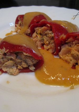 Foto principal de Pimientos del piquillo rellenos de salmón a la naranja