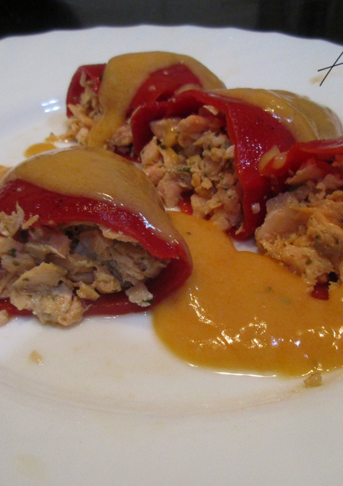 Una foto de Pimientos del piquillo rellenos de salmón a la naranja