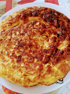 Una foto de Tortilla sencilla de nabos y patatas