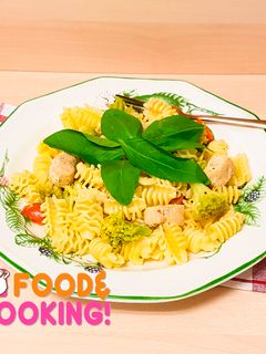 Una foto de Radiatore con Brócoli y Salmón