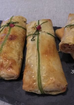 Φωτογραφία της συνταγής Ατομικά Στρούντελ με γέμιση από κιμά και μανιτάρια