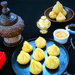 A picture of Puran Poli Modak.