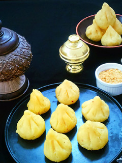 A picture of Puran Poli Modak.