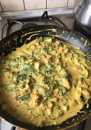 Zdjęcie przepisu Kurczak curry z makaronem.