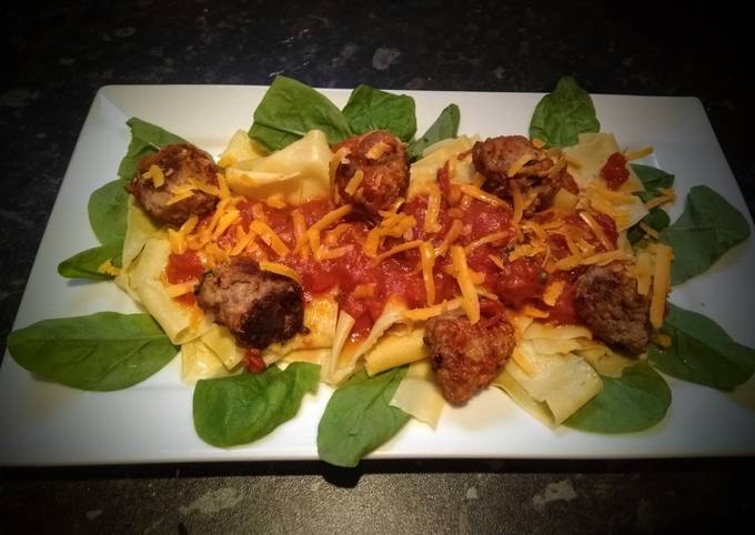 Home made Meatballs, Pasta & tomato sauce