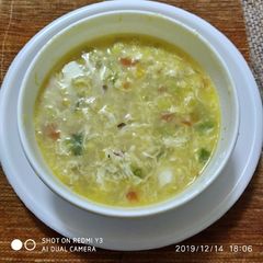 A picture of Egg drop soup.