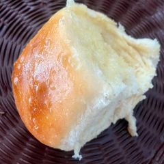 A picture of Sweet Hawaiian Dinner rolls 🍍.