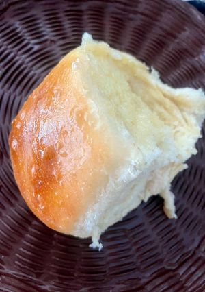 A picture of Sweet Hawaiian Dinner rolls 🍍.