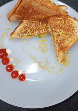 A picture of Aloo sandwich.