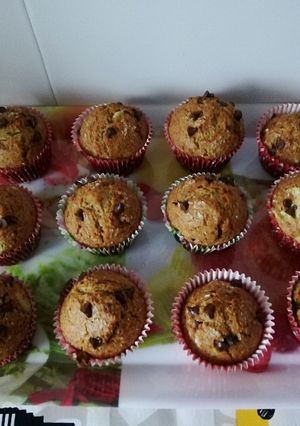 Foto principal de Muffins sanos de plátano y chips de chocolate