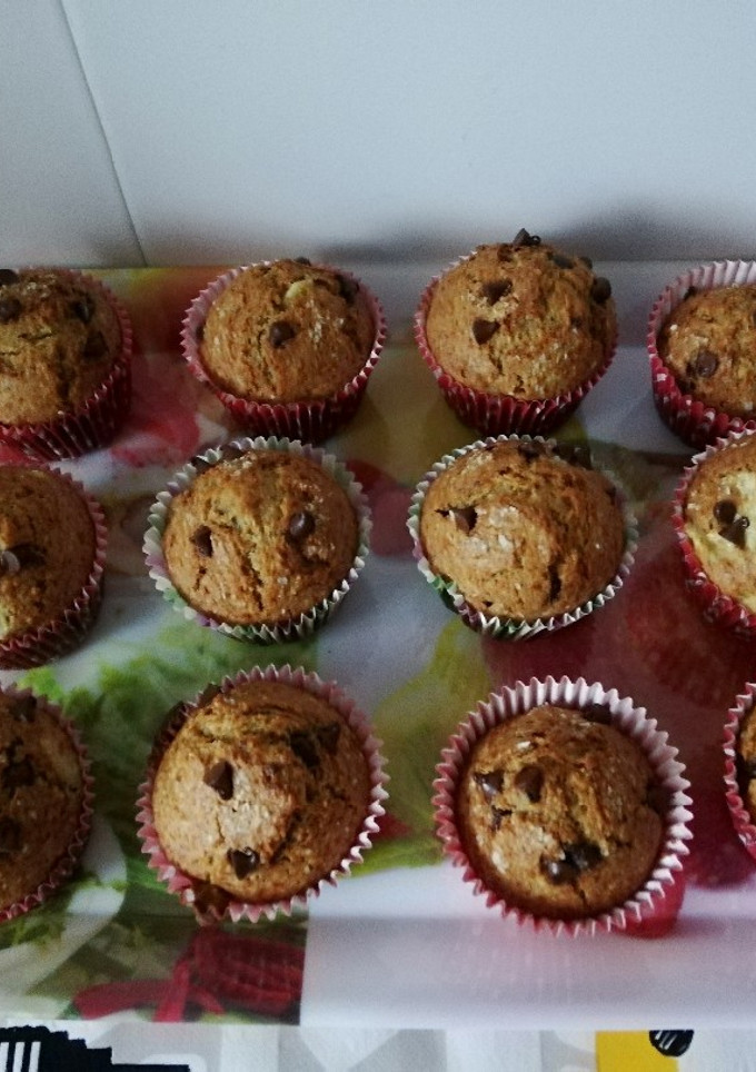 Una foto de Muffins sanos de plátano y chips de chocolate
