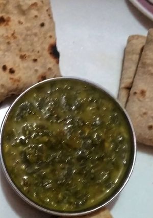 A picture of Lahsuniya Dal Palak.
