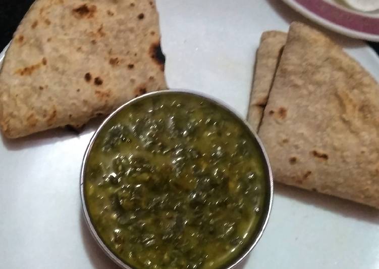 Recipe of Homemade Lahsuniya Dal Palak