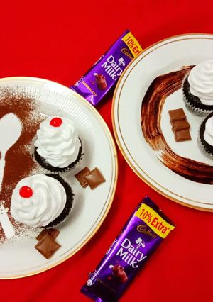 A picture of Chocolate cupcake.