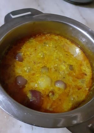 નાના કાંદા નું શાક(kanda nu saak recipe in Gujarati) રેસીપી મુખ્ય ફોટો