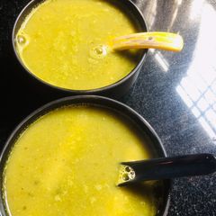 A picture of Spring onion soup.