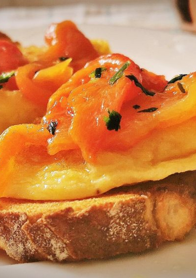 Una foto de Pincho de Tortilla de Patatas con Pimientos asados