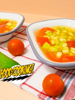 Una foto de Ensalada Fresca de Pepino y Tomate