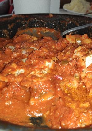 Una foto de Bacalao con salsa de tomate picante