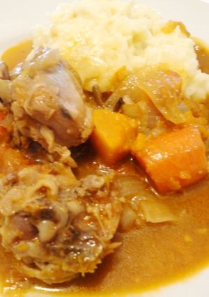 A picture of Chicken cacciatore.