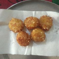 A picture of Sabudana vada.