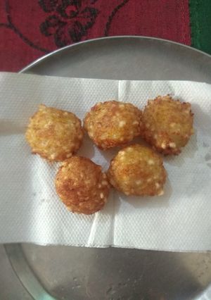 A picture of Sabudana vada.