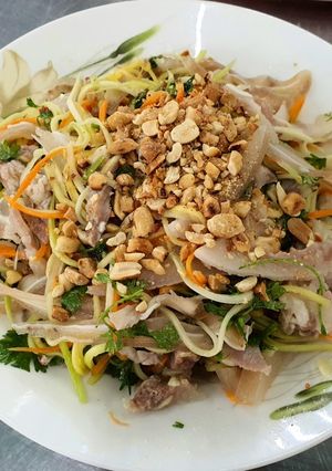 Hình của món Nộm tai heo xoài xanh.