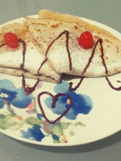 Una foto de Crepas dulces!!!🗼💒👌