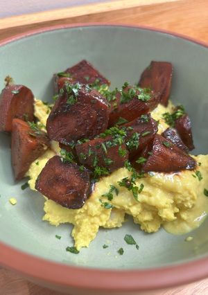 Una foto de Porotos en crema con zanahorias caramelizadas