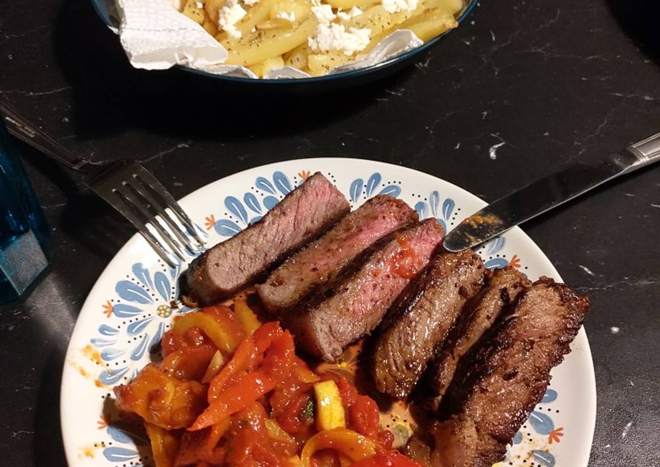 Harissa steak with pepper and lemon sauce