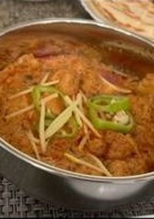 A picture of Chicken handi.