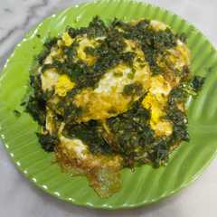 A picture of Telur Ceplok Cabe Hijau.