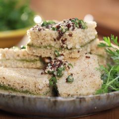 A picture of Oats Sandwich Dhokla.