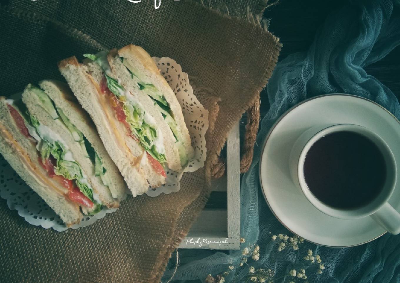 Sandwich with chicken bread