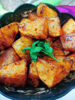 A picture of Aloo chaat.