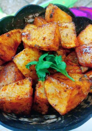 A picture of Aloo chaat.