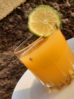 A picture of Passion Lemonade.