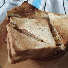 A picture of Alo cutlet sandwich.