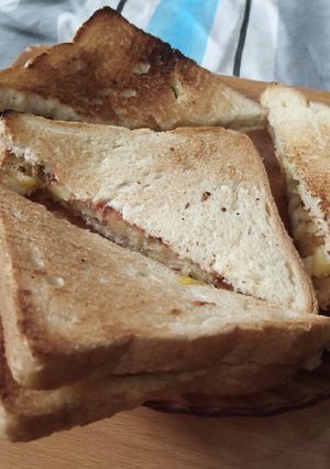 A picture of Alo cutlet sandwich.