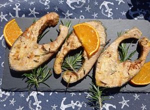 Foto di Salmone selvaggio grigliato marinato allo zenzero e agrumi