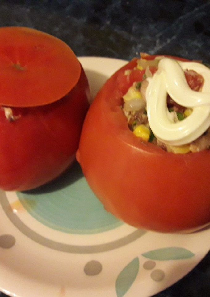 Una foto de Tomate relleno con jurel
